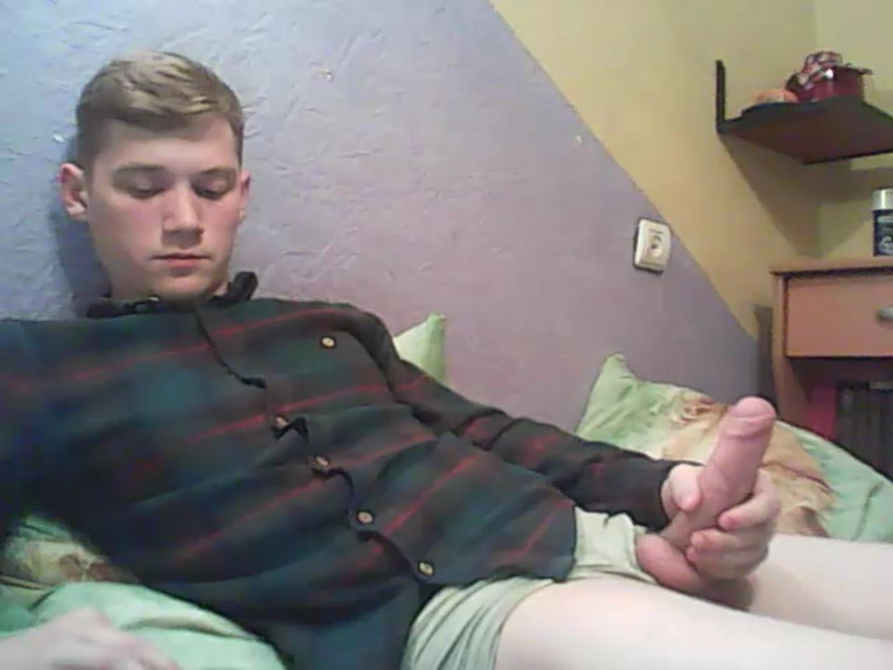 Blond Teen Boy Masturbates on Web-Cam